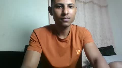 Snapshot of sexyleon69 chatting on 8, 2, 2025 Sexy leon online show from 8, 2, 2025