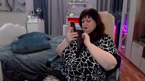 Snapshot of sexymilfsquirter chatting on 23, 11, 2025 Victoria online show from 23, 11, 2025