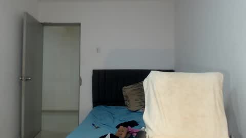 Natalia Duran online show from 2, 10, 2025