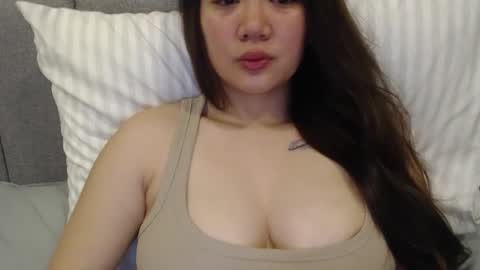 Snapshot of sexypenguin13 chatting on 27, 12, 2024 sexypenguin13 online show from 27, 12, 2024