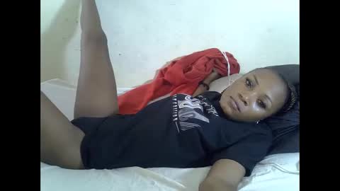 Snapshot of sexypetite4 chatting on 6, 10, 2025 SHARON online show from 6, 10, 2025