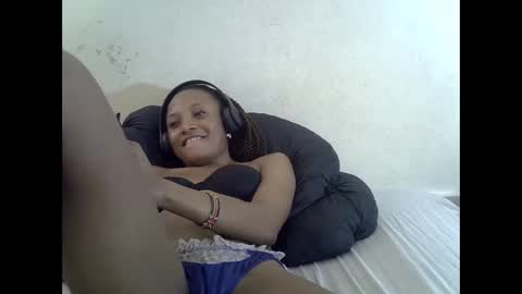 Snapshot of sexypetite4 chatting on 25, 10, 2025 SHARON online show from 25, 10, 2025