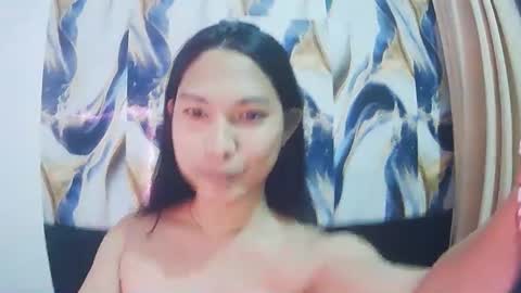 sexypetiteraine online show from 19, 4, 2026