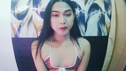 sexypetiteraine online show from 28, 4, 2026