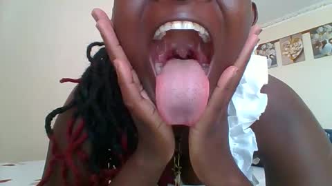 sexyreddebony online show from 29, 12, 2024