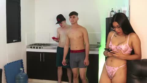 sexyskinnynaksu online show from 10, 6, 2026