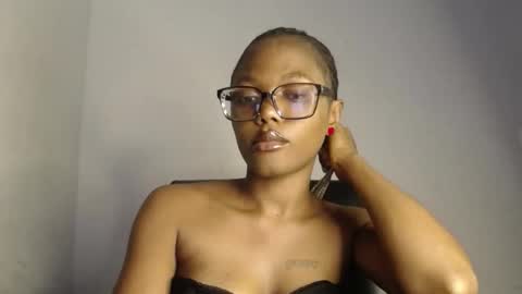 Darkskinned Rae online show from 26, 3, 2026