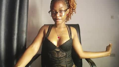 Darkskinned Rae online show from 26, 4, 2026