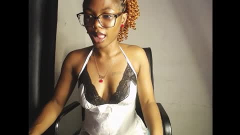 Darkskinned Rae online show from 27, 4, 2026