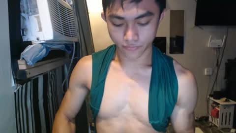 sexystrongcum online show from 28, 4, 2026
