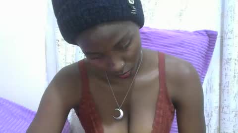 Snapshot of sexytinyy chatting on 5, 10, 2025 maria online show from 5, 10, 2025