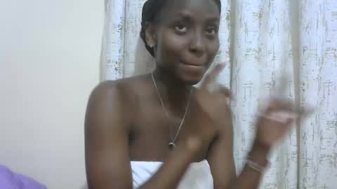 Snapshot of sexytinyy chatting on 4, 11, 2025 maria online show from 4, 11, 2025