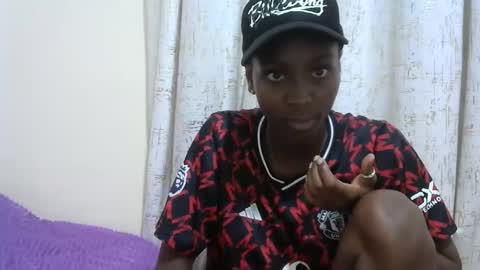 Snapshot of sexytinyy chatting on 15, 12, 2025 maria online show from 15, 12, 2025