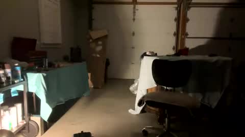 Smooth bi guy online show from 26, 10, 2025