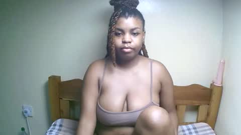 Snapshot of sexyyred_ chatting on 28, 4, 2026 sexyyred_ online show from 28, 4, 2026