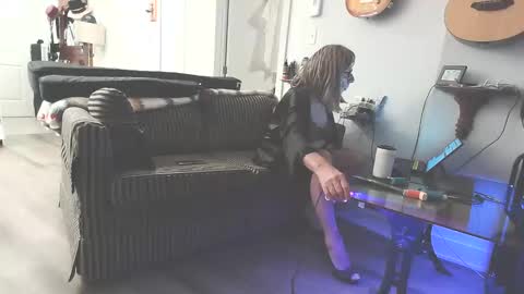 Snapshot of sgteto chatting on 6, 10, 2025 CD Jeanne online show from 6, 10, 2025