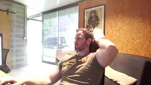 shad0w_hunter online show from 31, 3, 2026