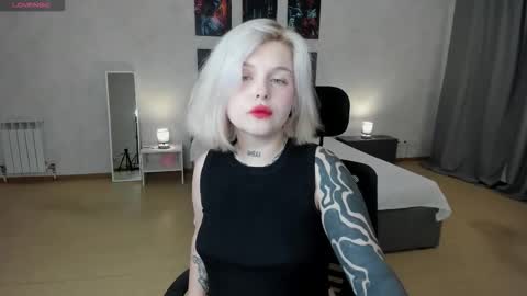 Snapshot of shadow__purr chatting on 26, 11, 2025 Lana online show from 26, 11, 2025