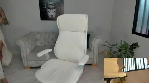 Snapshot of shanabellucy chatting on 10, 1, 2025 onlyfans shanabellucy online show from 10, 1, 2025