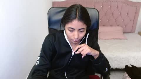 Snapshot of shaneelle chatting on 23, 1, 2025 shanelle online show from 23, 1, 2025