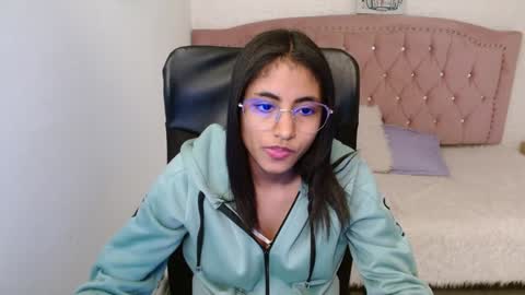 Snapshot of shaneelle chatting on 30, 1, 2025 shanelle online show from 30, 1, 2025