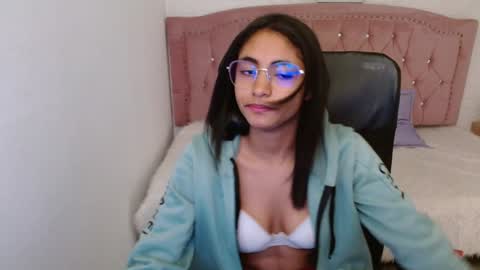 Snapshot of shaneelle chatting on 6, 2, 2025 shanelle online show from 6, 2, 2025