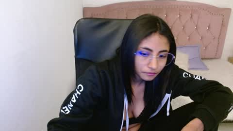 Snapshot of shaneelle chatting on 7, 2, 2025 shanelle online show from 7, 2, 2025