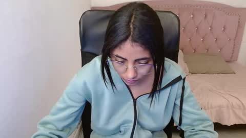 Snapshot of shaneelle chatting on 18, 2, 2025 shanelle online show from 18, 2, 2025