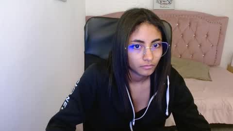 Snapshot of shaneelle chatting on 3, 3, 2025 shanelle online show from 3, 3, 2025