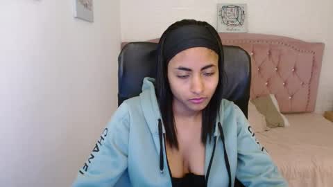 Snapshot of shaneelle chatting on 8, 3, 2025 shanelle online show from 8, 3, 2025