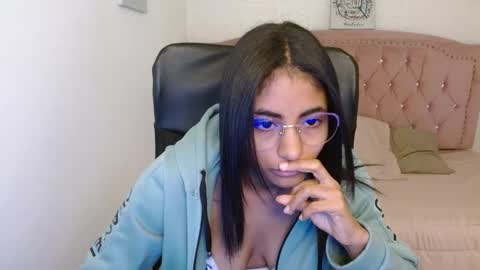 Snapshot of shaneelle chatting on 11, 3, 2025 shanelle online show from 11, 3, 2025