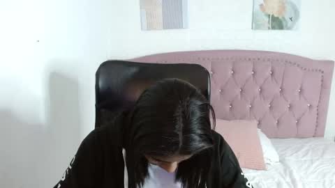 Snapshot of shaneelle chatting on 17, 9, 2025 shanelle online show from 17, 9, 2025