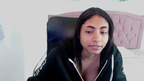 Snapshot of shaneelle chatting on 9, 10, 2025 shanelle online show from 9, 10, 2025