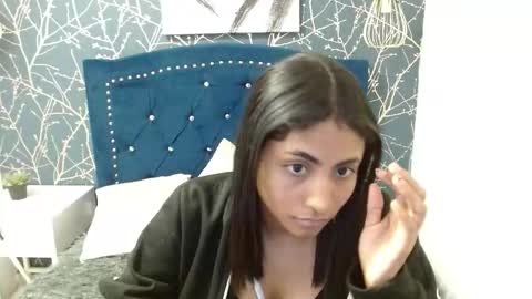 Snapshot of shaneelle chatting on 11, 10, 2025 shanelle online show from 11, 10, 2025