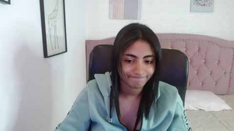 Snapshot of shaneelle chatting on 20, 10, 2025 shanelle online show from 20, 10, 2025