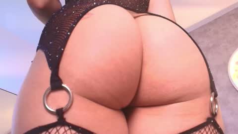 Snapshot of shanell__hott chatting on 18, 12, 2025 shanell online show from 18, 12, 2025