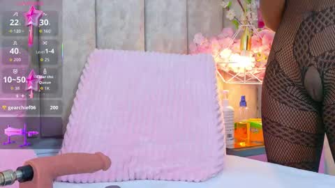 Shanel online show from 19, 11, 2025