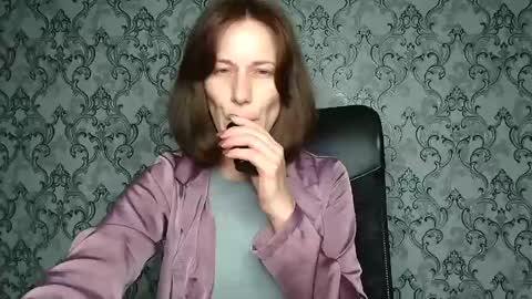 Snapshot of shannen_sweet chatting on 3, 12, 2025 Shannen online show from 3, 12, 2025