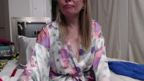 Shannon07 online show from 6, 3, 2025