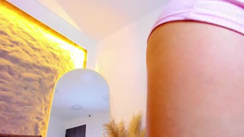 Shanntal  online show from 31, 1, 2025