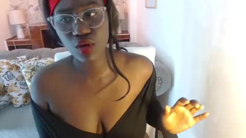 shanntall_tk online show from 24, 2, 2025