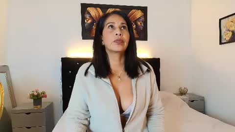  Shanon  online show from 11, 6, 2026