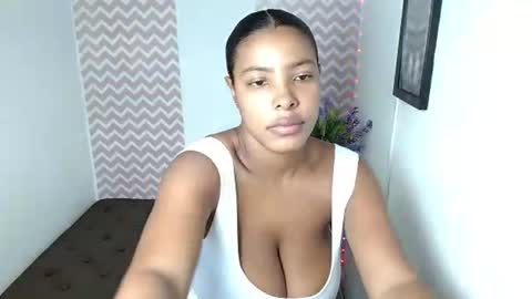 Snapshot of shantalcarson chatting on 22, 6, 2026 Dayana online show from 22, 6, 2026