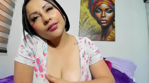 Snapshot of shantall_8 chatting on 18, 2, 2025 karol online show from 18, 2, 2025