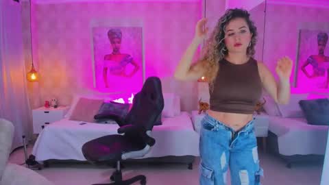 Shantal online show from 6, 10, 2025