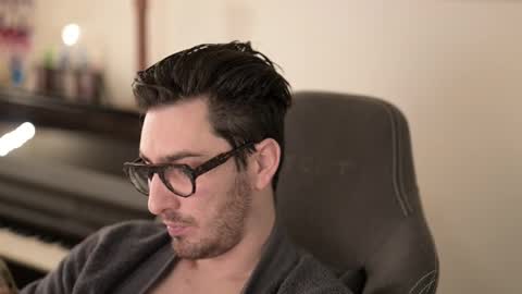 frenchy boy online show from 18, 12, 2025