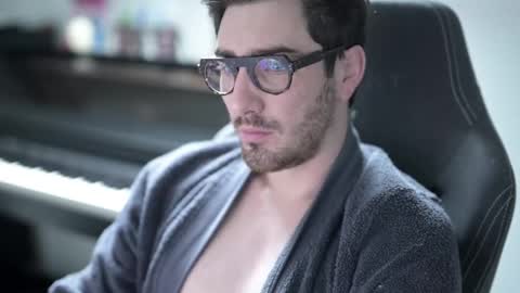 frenchy boy online show from 20, 12, 2025