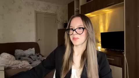 Arina online show from 6, 3, 2026