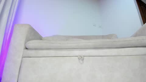 Hi fiends ---- I usually start online from Monday to Friday from 1000 am Saturdays and Sundays at 600 am Colombia time online show from 13, 1, 2025