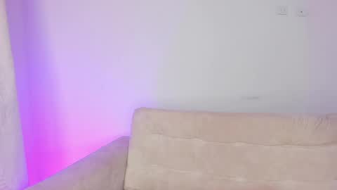 Hi fiends ---- I usually start online from Monday to Friday from 1000 am Saturdays and Sundays at 600 am Colombia time online show from 5, 3, 2025